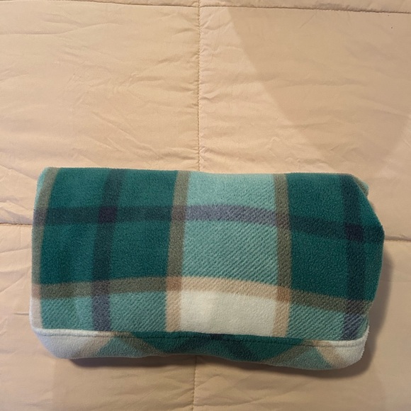 Green super soft Shacket - Picture 3 of 3